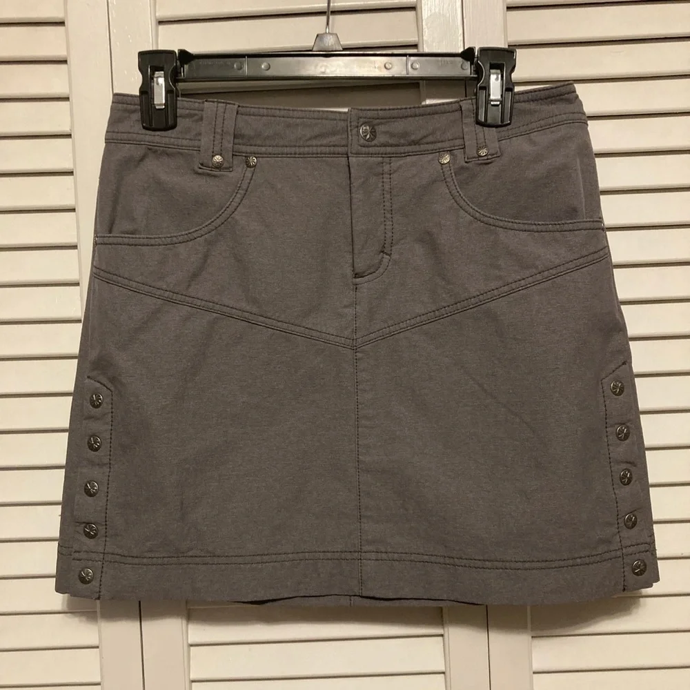 Athleta Grey Take a Hike Mini Skirt Snap Sides Style Size 4 - Picture 2 of 9